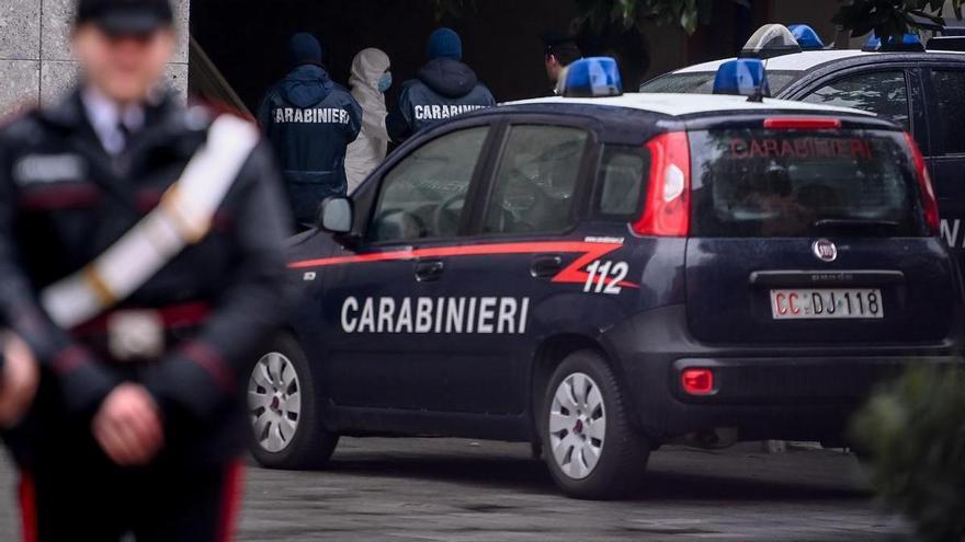 Un hombre se lanza de un cuarto piso en Milán para suicidarse y mata a una anciana que pasaba por debajo