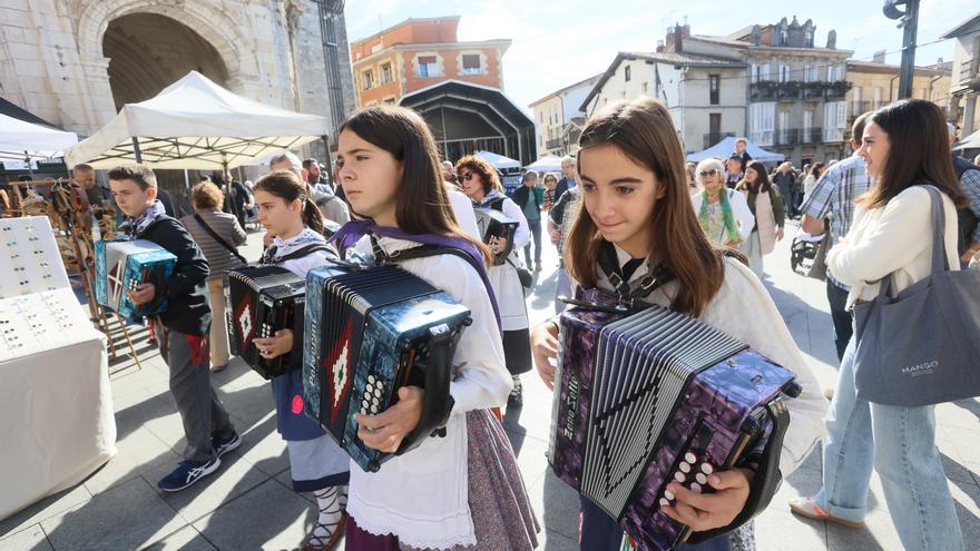 La feria agroganadera de Agurain congrega a miles de personas en su 630ª edición