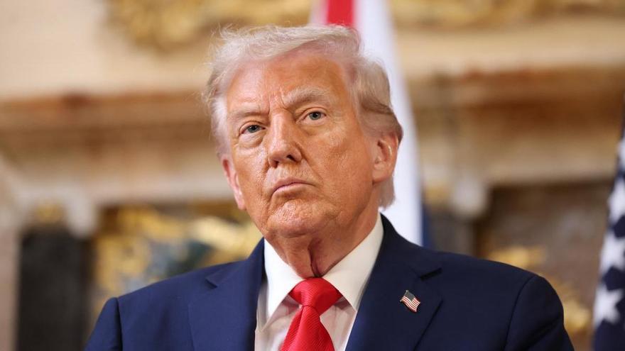 Trump amenaza con quitar los permisos de emisión a los canales que le critiquen