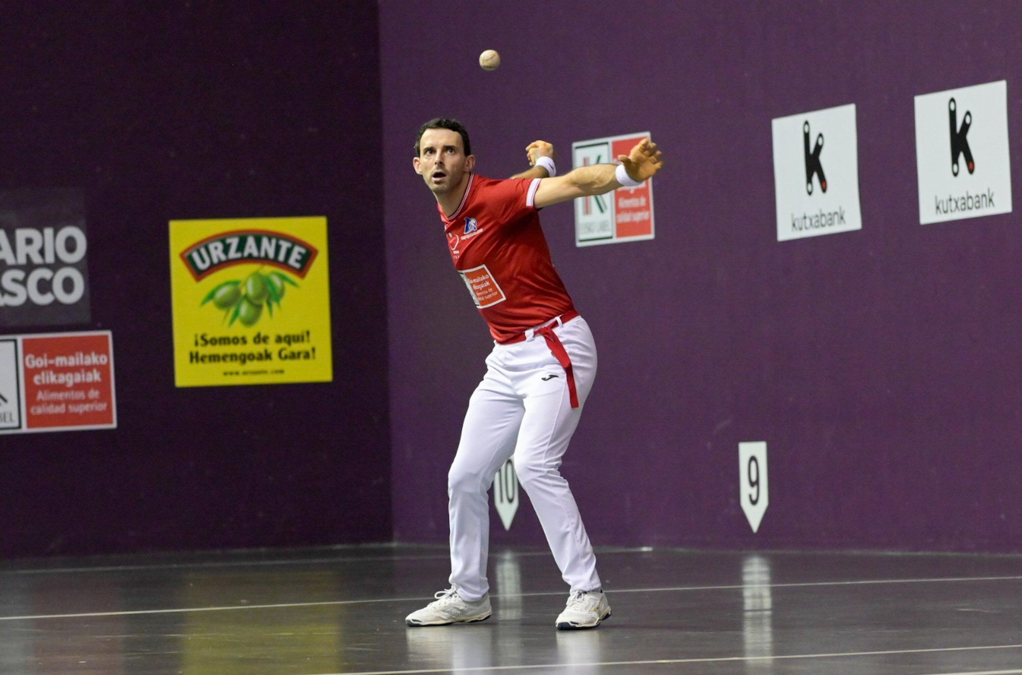 Jokin Altuna se lleva el bronce del Cuatro y Medio tras derrotar a Joseba Ezkurdia en Arrasate.