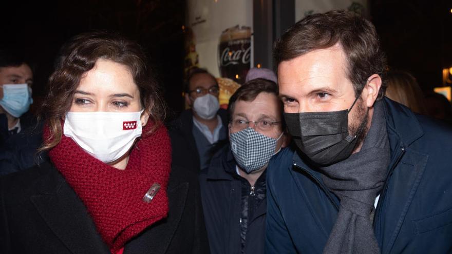 La presidenta de la Comunidad de Madrid, Isabel Díaz Ayuso, y el presidente del Partido Popular, Pablo Casado