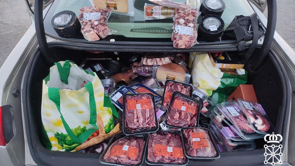 Productos hallados en el maletero de dos detenidos por hurto en Pueyo