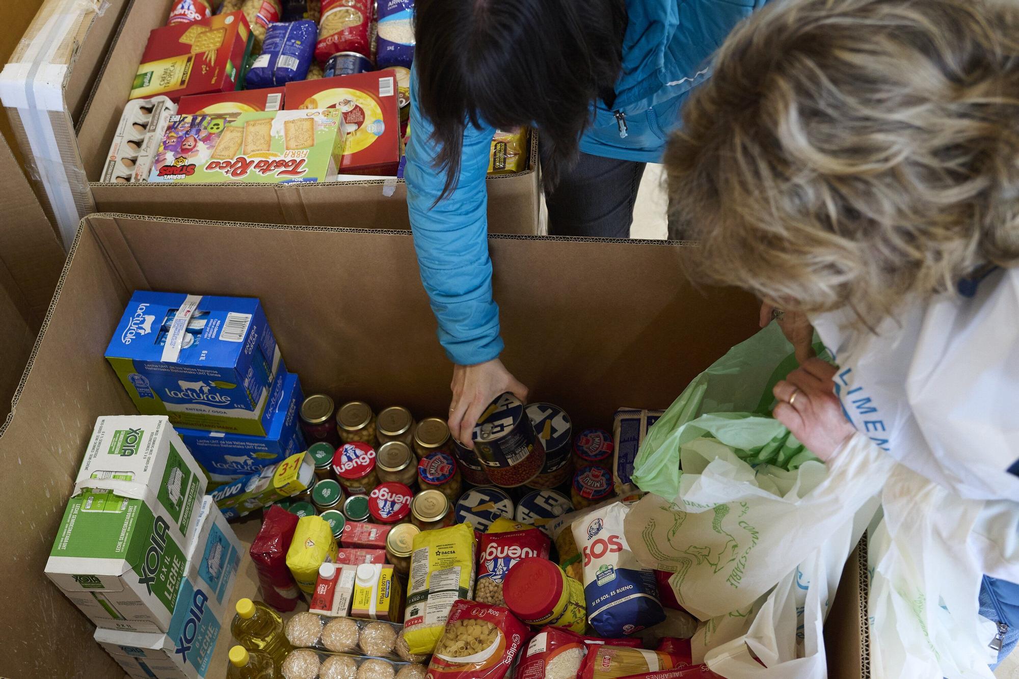 Fotos de la Gran recogida del Banco de Alimentos de Navarra en E.Leclerc