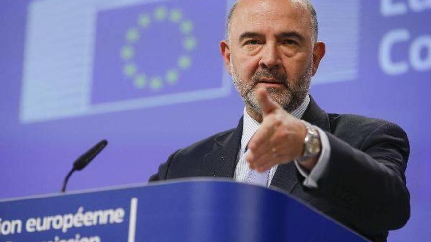 Bruselas no se cree las cifras de Rajoy e insta a recortar gastos en los Presupuestos
