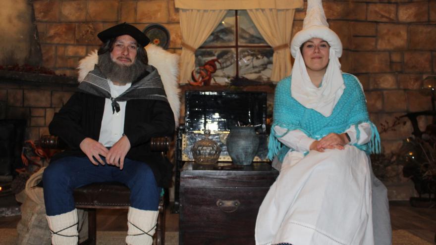 Olentzero y Mari Domingi abren las puertas de su mágica casa en Basauri