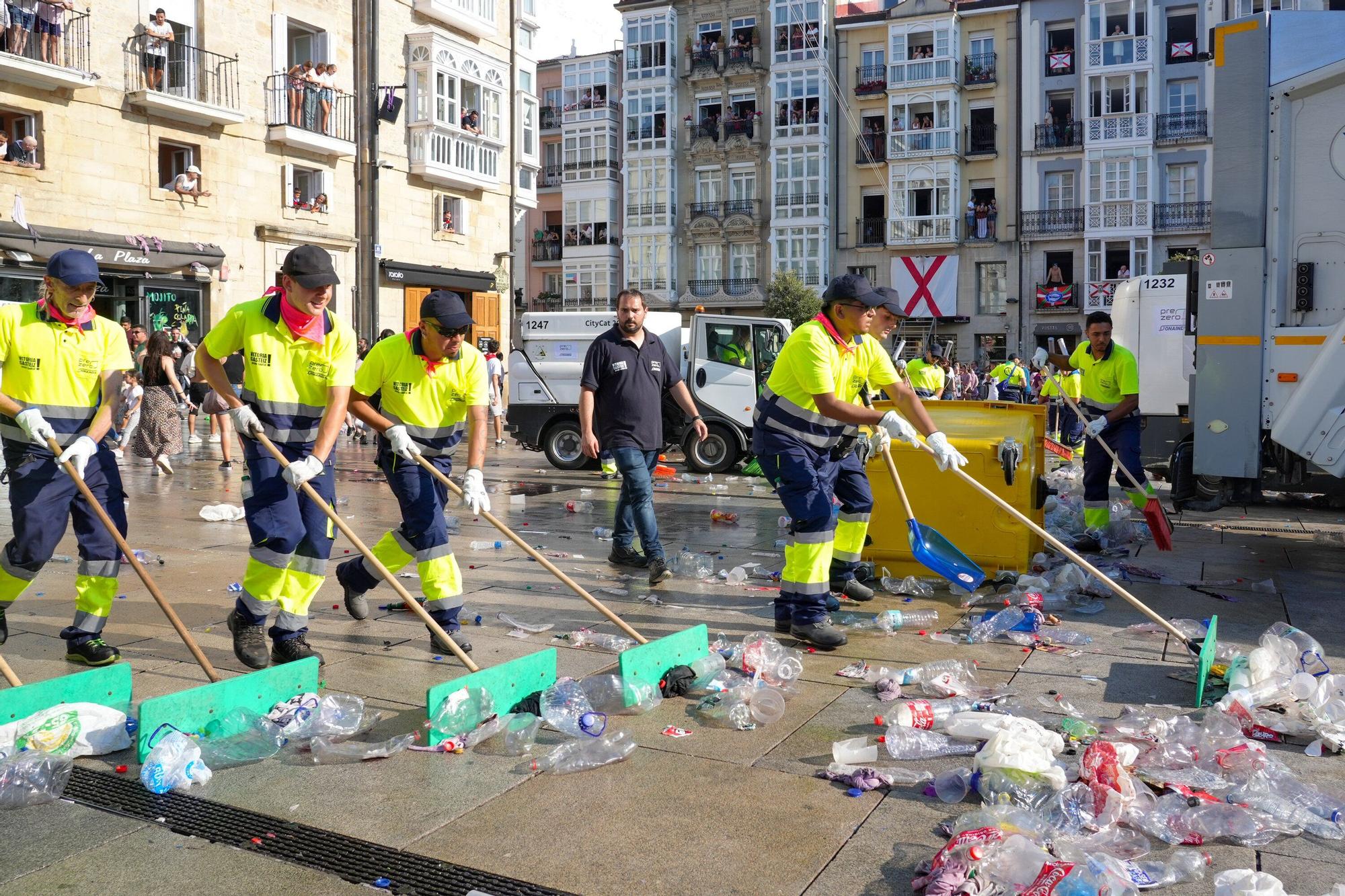 En imágenes: Así ha sido la bajada de Celedón en 2025