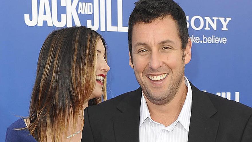 El humorista Adam Sandler ha conseguido batir récords después de que su película &quot;Jack y Jill&quot; se llevase hasta diez trofeos en los Razzie.