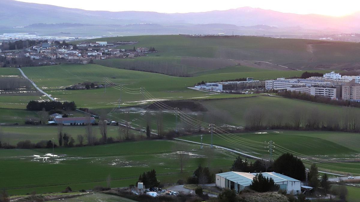 Vista de los terrenos donde se desarrollará el PSIS de Sarriguren.