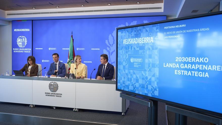 El Gobierno vasco despliega una gran estrategia sobre el entorno rural: más cajeros, una dirección común y mirada al futuro