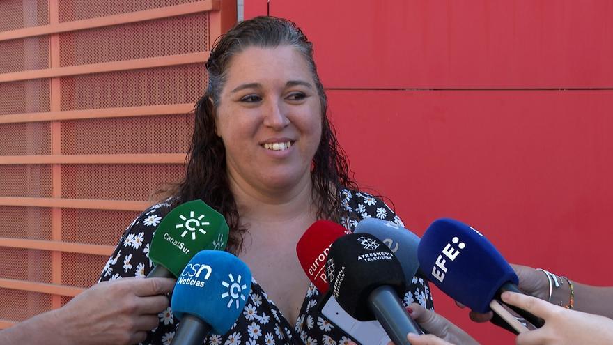 Encuentra trabajo la mujer que devolvió la pensión a una anciana en Sevilla