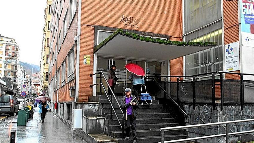 El Gobierno municipal presenta un presupuesto para “revitalizar Eibar”