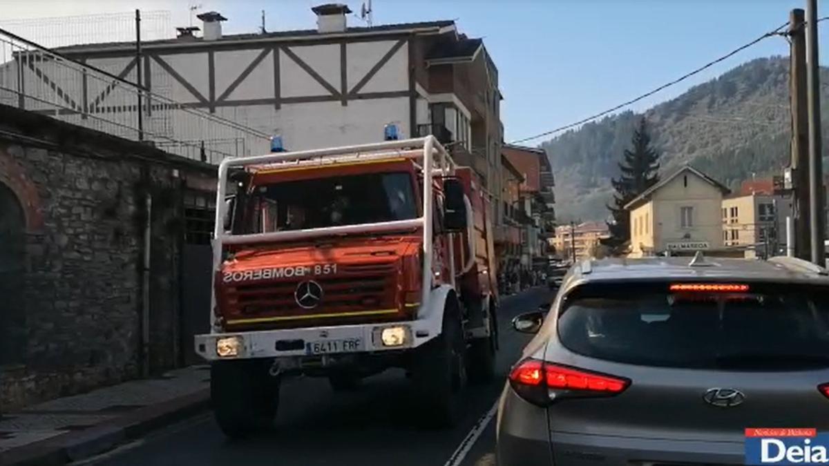 Un incendio de grandes dimensiones se ha declarado este domingo en Balmaseda