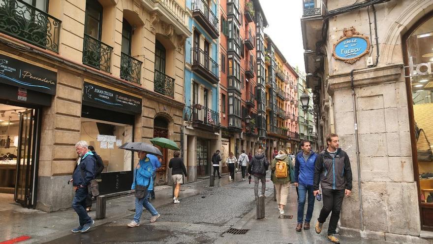 La calle del Casco Viejo de Bilbao a la que Robe y Extremoduro dedicaron una canción