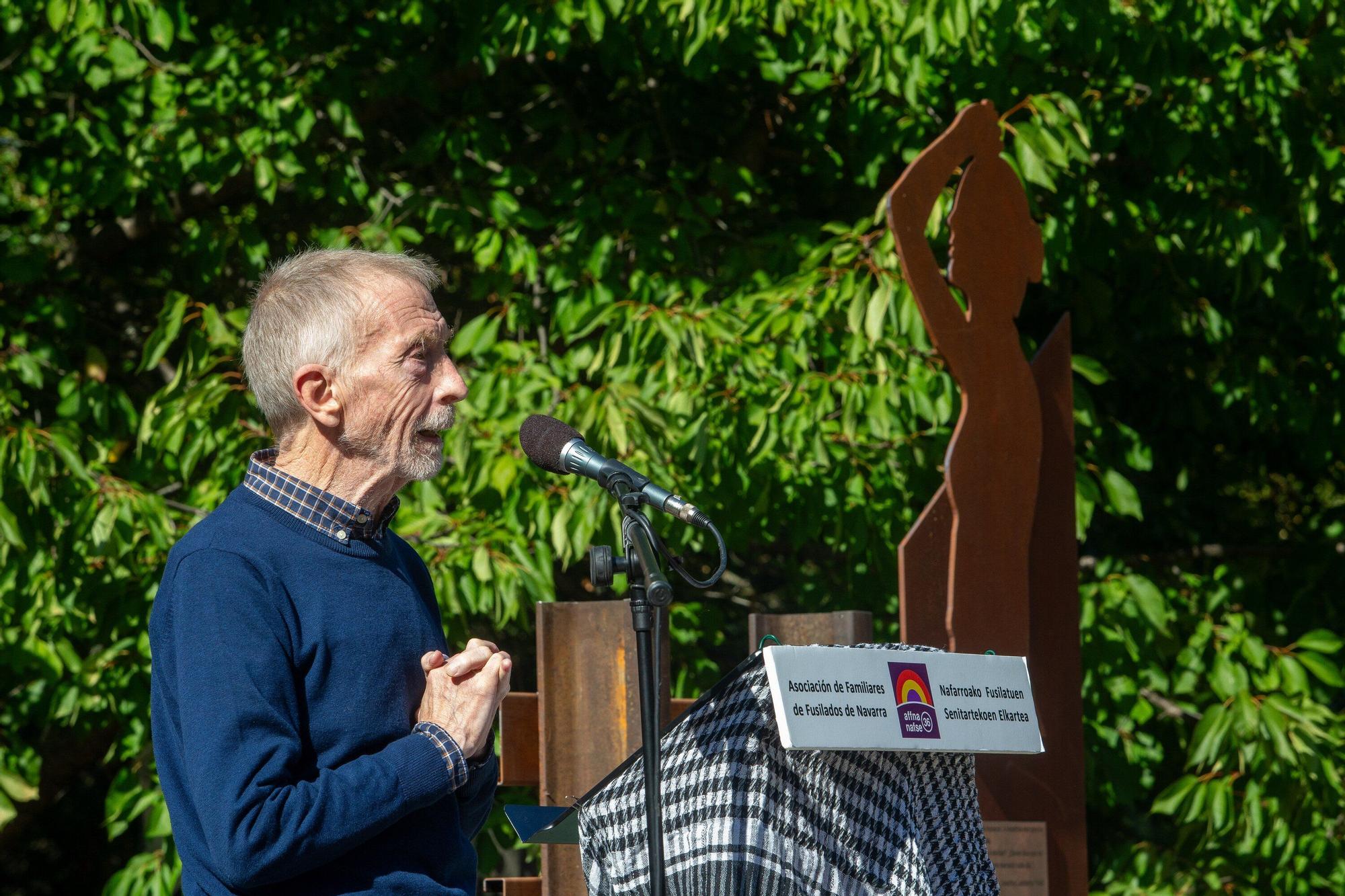 Inauguración del monumento en homenaje a las víctimas de la represión franquista en la Rochapea