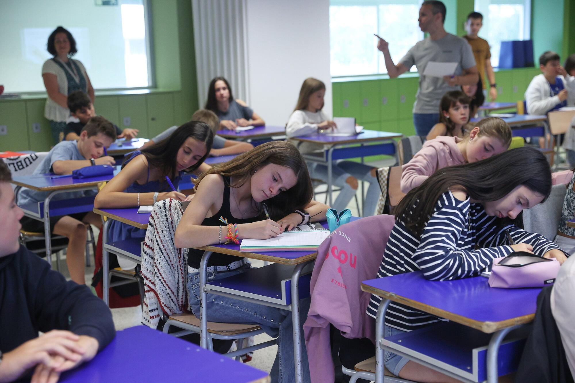 Inicio de curso de secundaria en la ikastola San Fermín en Zizur
