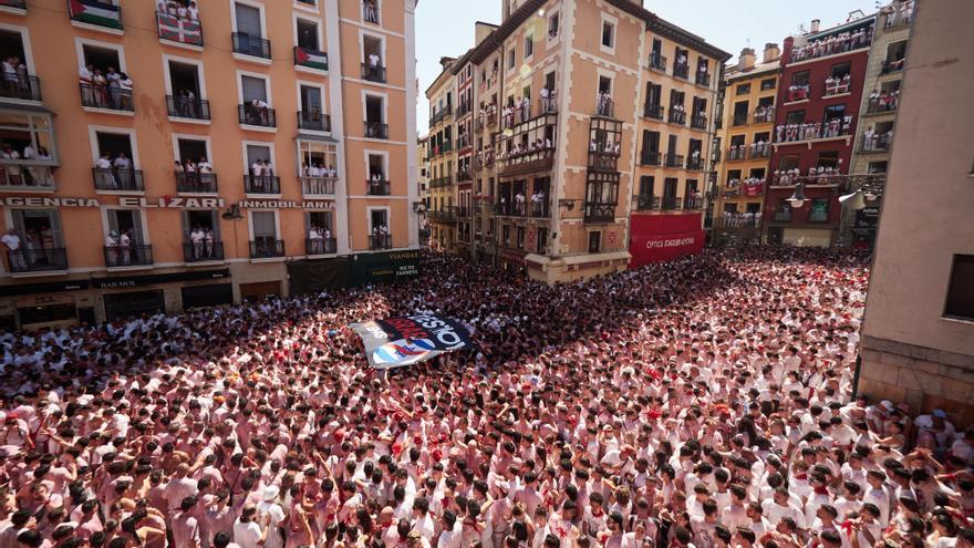 Directo | La fiesta estalla en Iruñea con el Chupinazo de los Sanfermines 2026