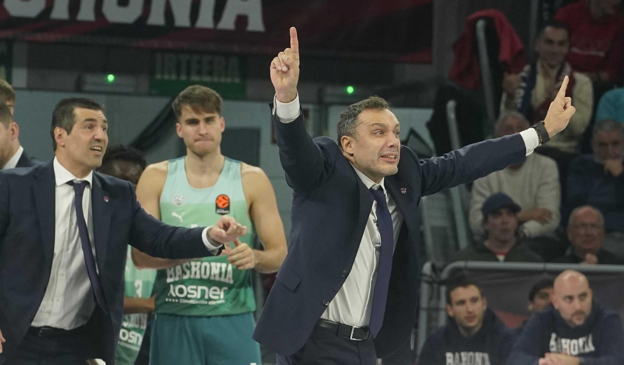 Todas las imágenes del Baskonia - Dubái (92-85)