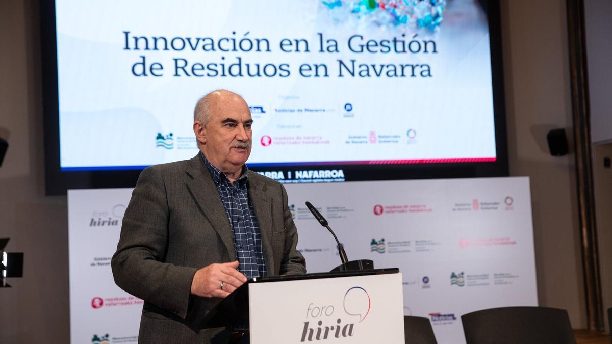 El consejero Aierdi, durante su intervención en el Foro Hiria.