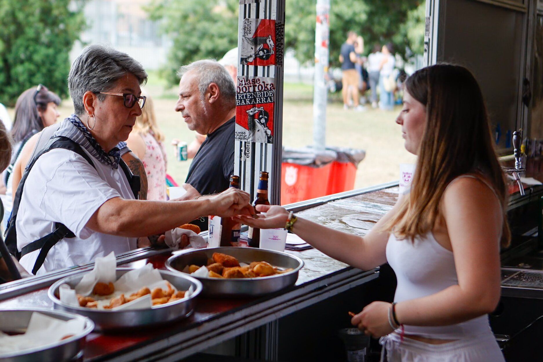 Fotos de la paellada de Mendillorri y de los calderetes de Berriozar este domingo