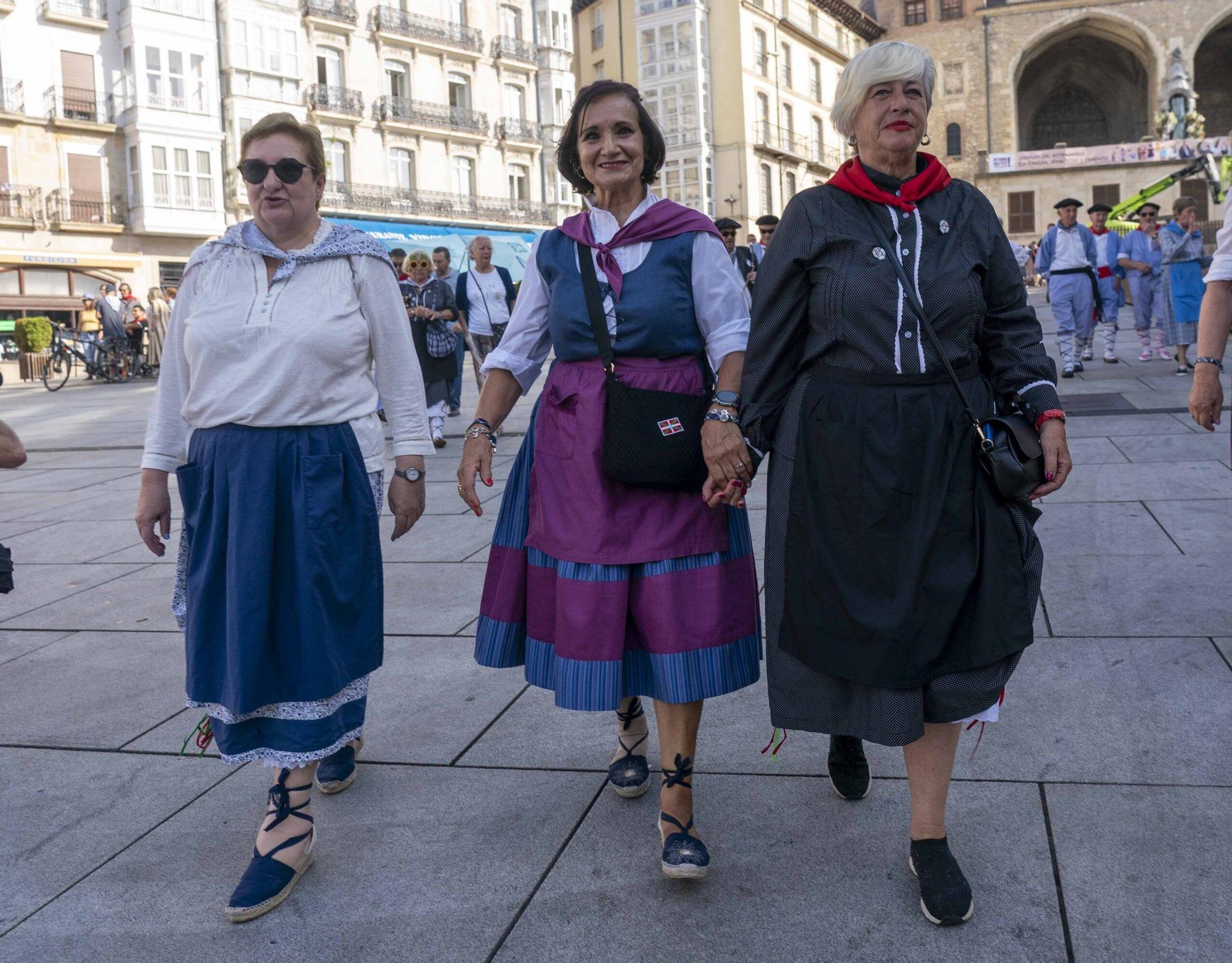 En imágenes: Blusas y neskas veteranos celebran su día en La Blanca