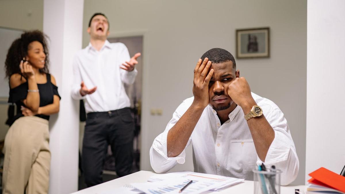 Una persona sufre &#039;mobbing&#039; en su puesto de trabajo