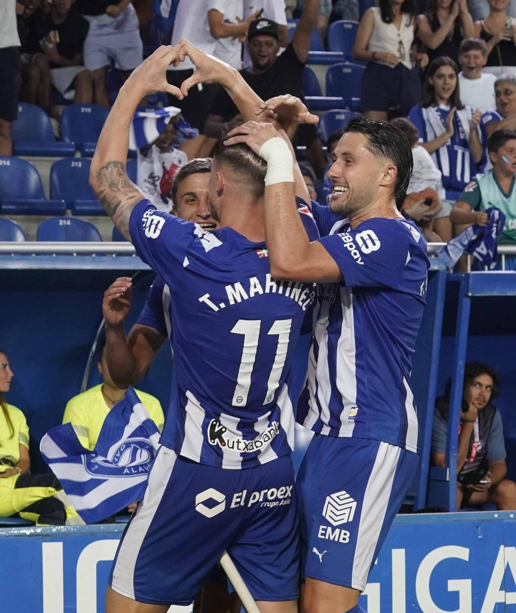 En imágenes: Así está siendo el debut liguero del Alavés contra el Levante