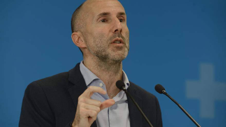 El alcalde de Ourense, imputado por cobrar dedicación exclusiva mientras es propietario de una televisión local