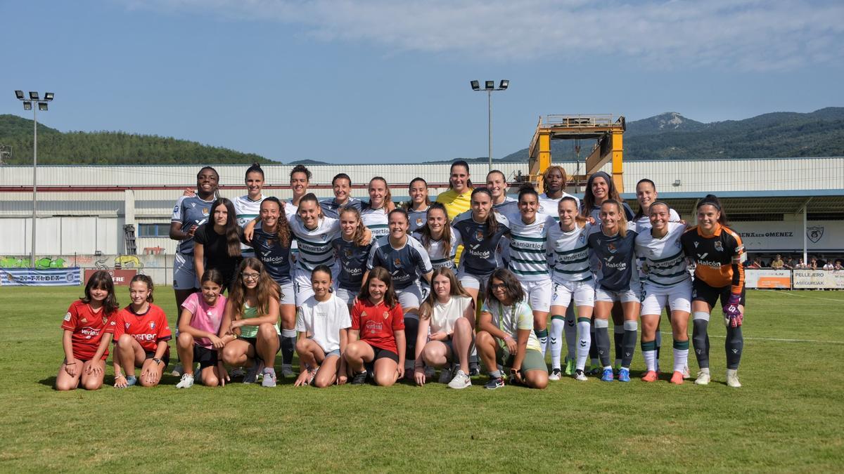Real y Eibar posan juntos en Lakuntza.