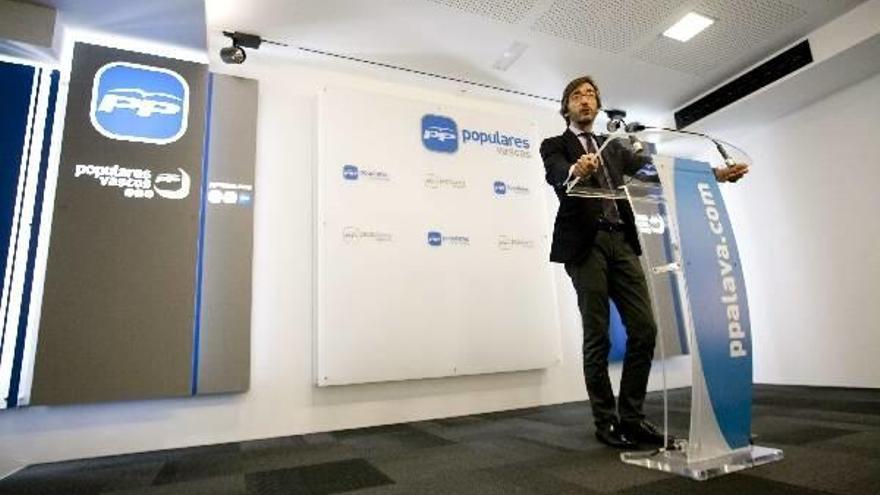 Oyarzábal durante su comparecencia de ayer para valorar los resultados electorales de su formación.