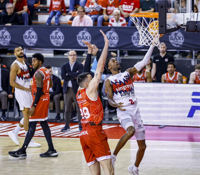 Simmons cuajó una buena primera parte antes de lesionarse