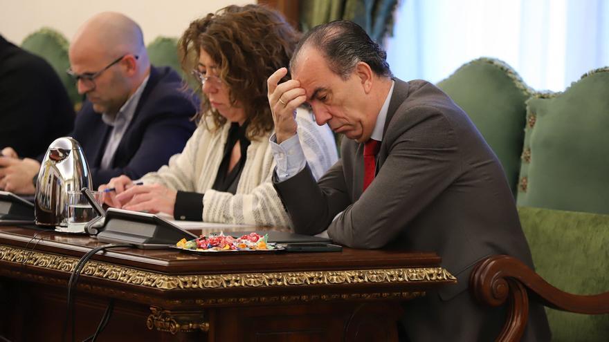 García Adanero dice que Asiron y su equipo "no están en condiciones de pedir la dimisión de nadie"