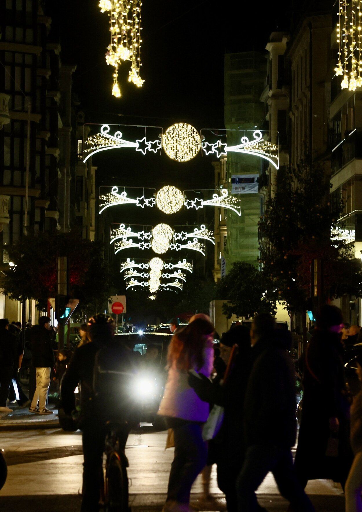 Espectacular encendido de las luces de Navidad en Donostia