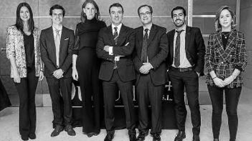 María Estiragués, Jesús Olivas, Cristina Aubá, Ramón Calderón, Bernardo Hontanilla, Carlos del Pilar Bériz y Cristina Gómez.