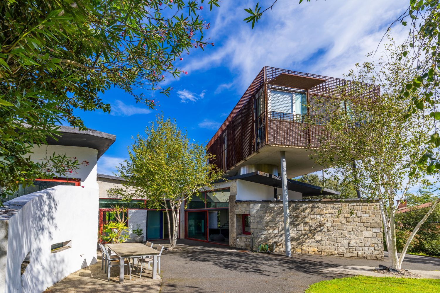 Exclusiva Villa Bifamiliar en venta en un paraíso, ubicada en el Alto de Zorroaga, en San Sebastián
