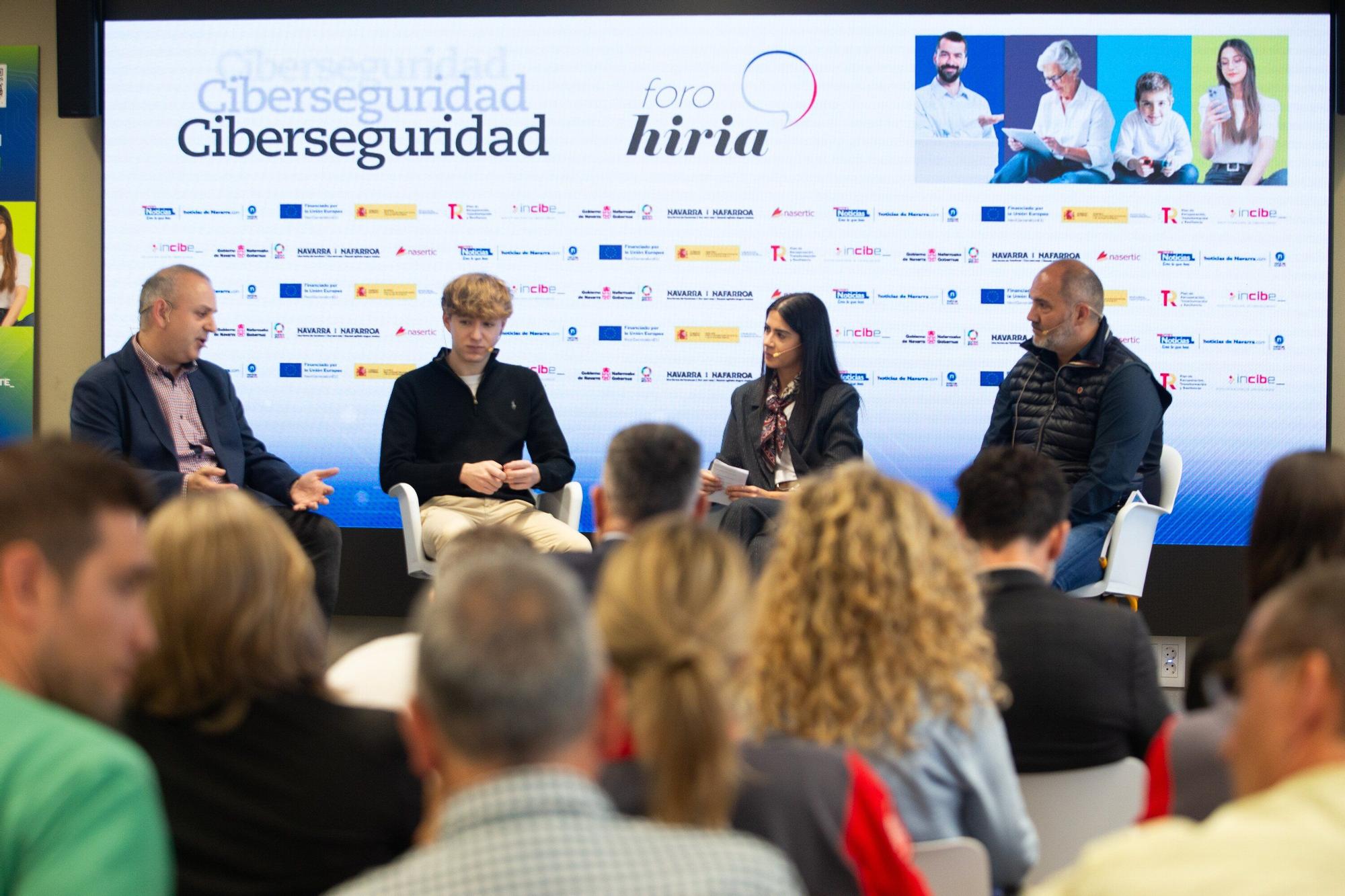 Fotos del Foro Hiria sobre ciberseguridad