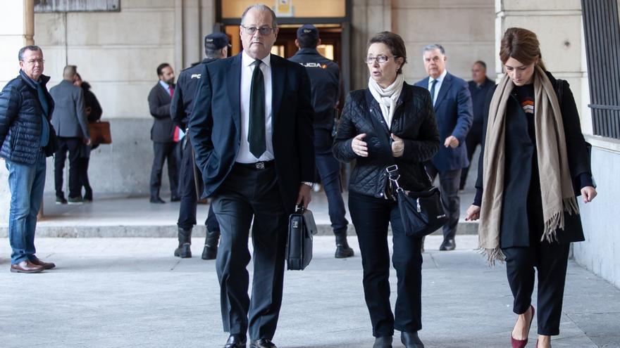 El abogado de Zapatero en el 'caso Plus Ultra': estratega procesal, defensor en los ERE y alto cargo con Felipe González