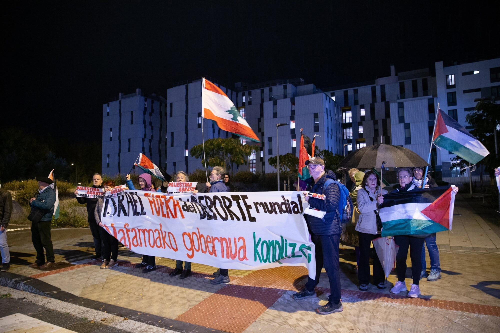 Protesta de BDZ Nafarroa por la participación de Israel en el Campeonato del Mundo de Trampolín