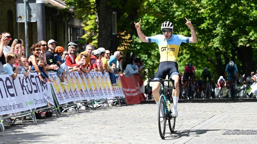 Vuelta a Pamplona: Eñaut Urcaregui vence en El Redín