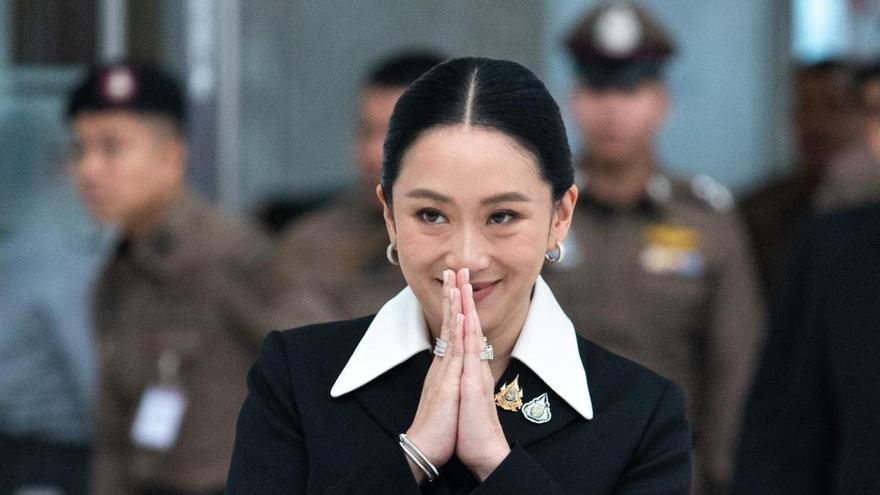 El Tribunal Constitucional de Tailandia destituye a la primera ministra por criticar al Ejército