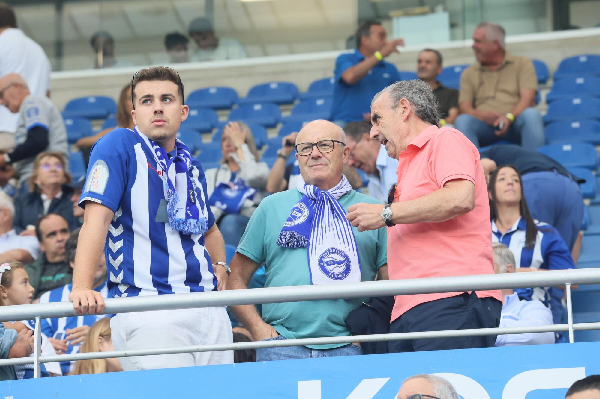 En imágenes: Mendizorroza no pudo disfrutar de un triunfo albiazul (Búscate en la grada)