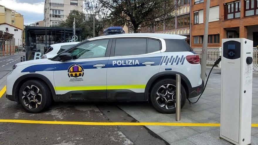 Durangok udal-auto elektrikoentzako kargagailua instalatuko du San Agustinalde kalean