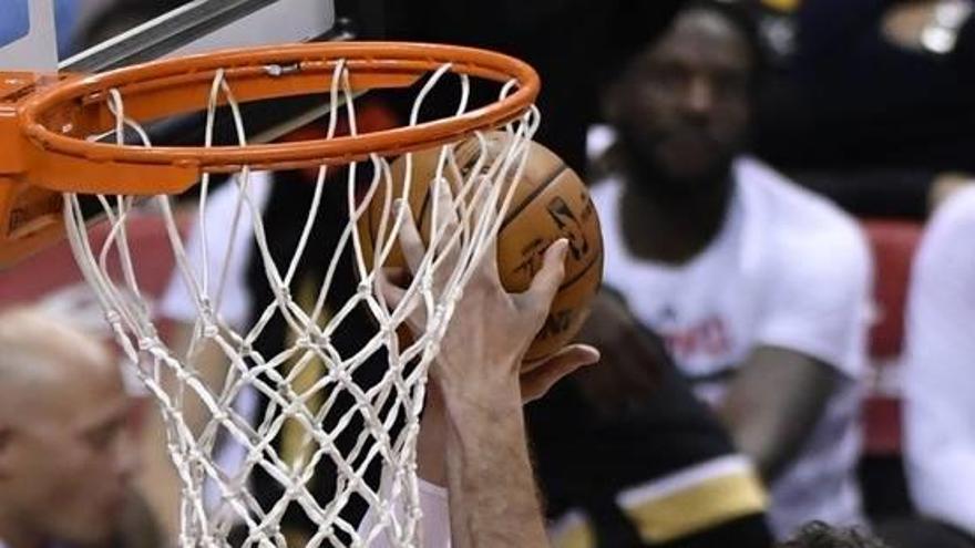 El brasileño Tiago Splitter se retira a los 33 años