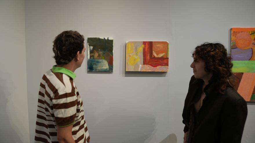 La exploración de la materia y el color toma las Juntas Generales con ‘Tripa de Mona’