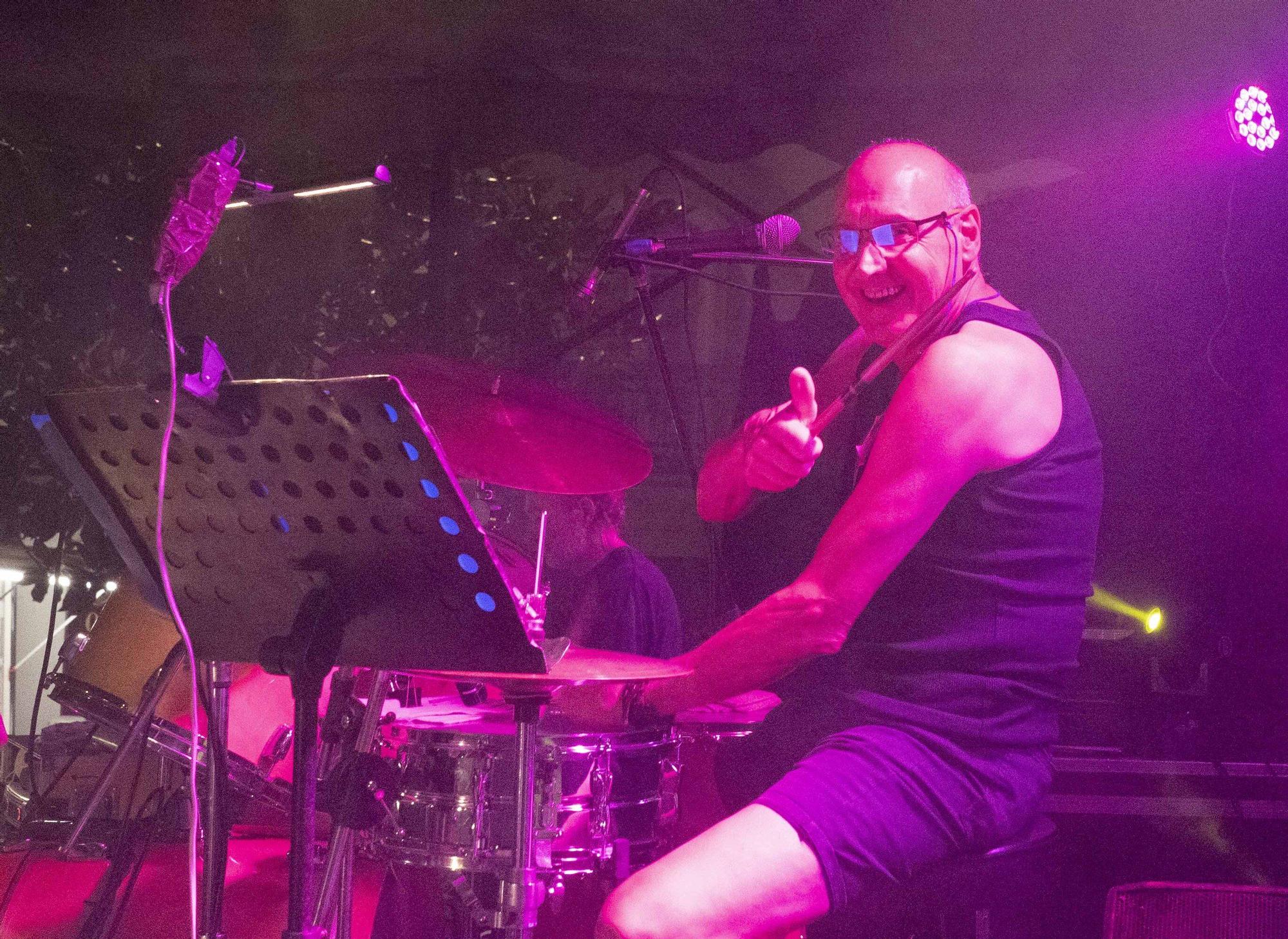 En imágenes: Joselu Anayak y Dupla unen fuerzas en la verbena de la plaza del Arca