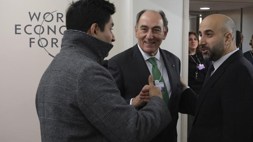 Galán pide en Davos invertir más en redes eléctricas para responder a la demanda