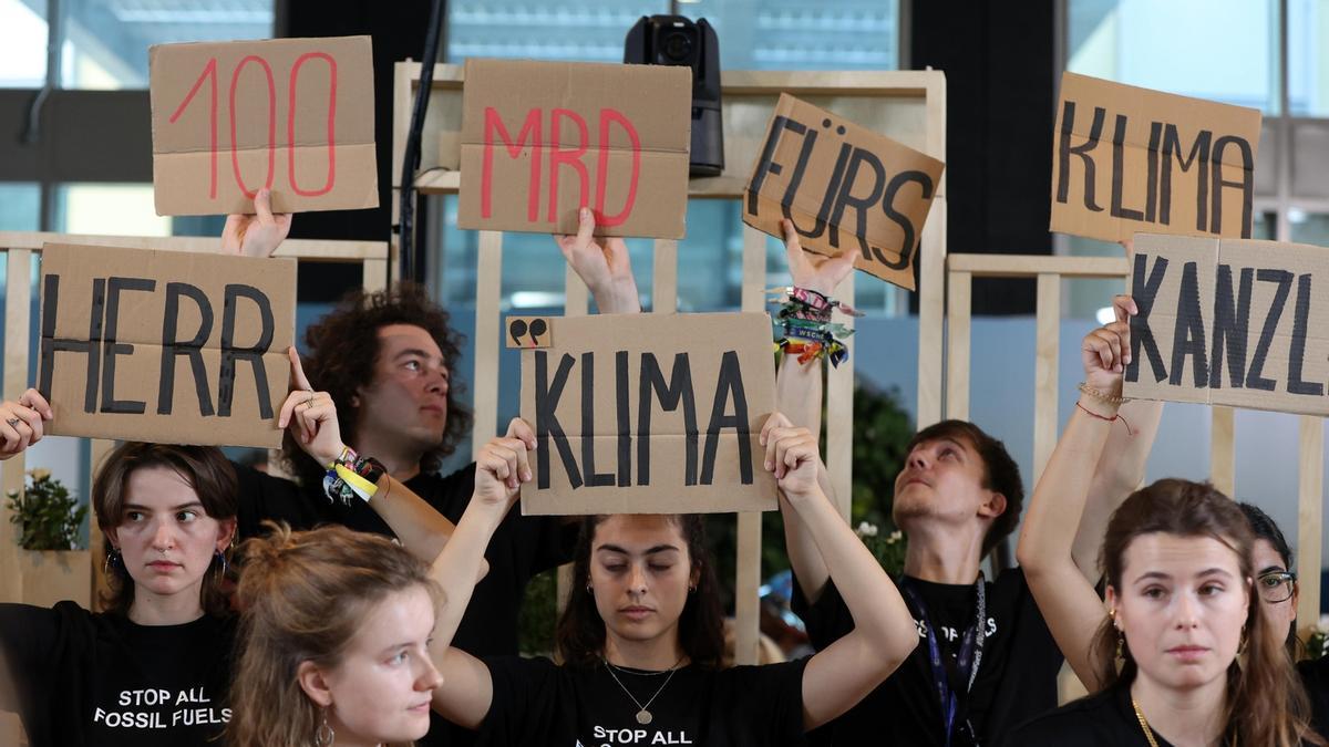 Activistas alemanas manifestándose por el cambio climático.