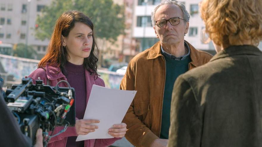 José Coronado, Milena Smit y Aixa Villagrán, en &#039;La chica de nieve&#039;