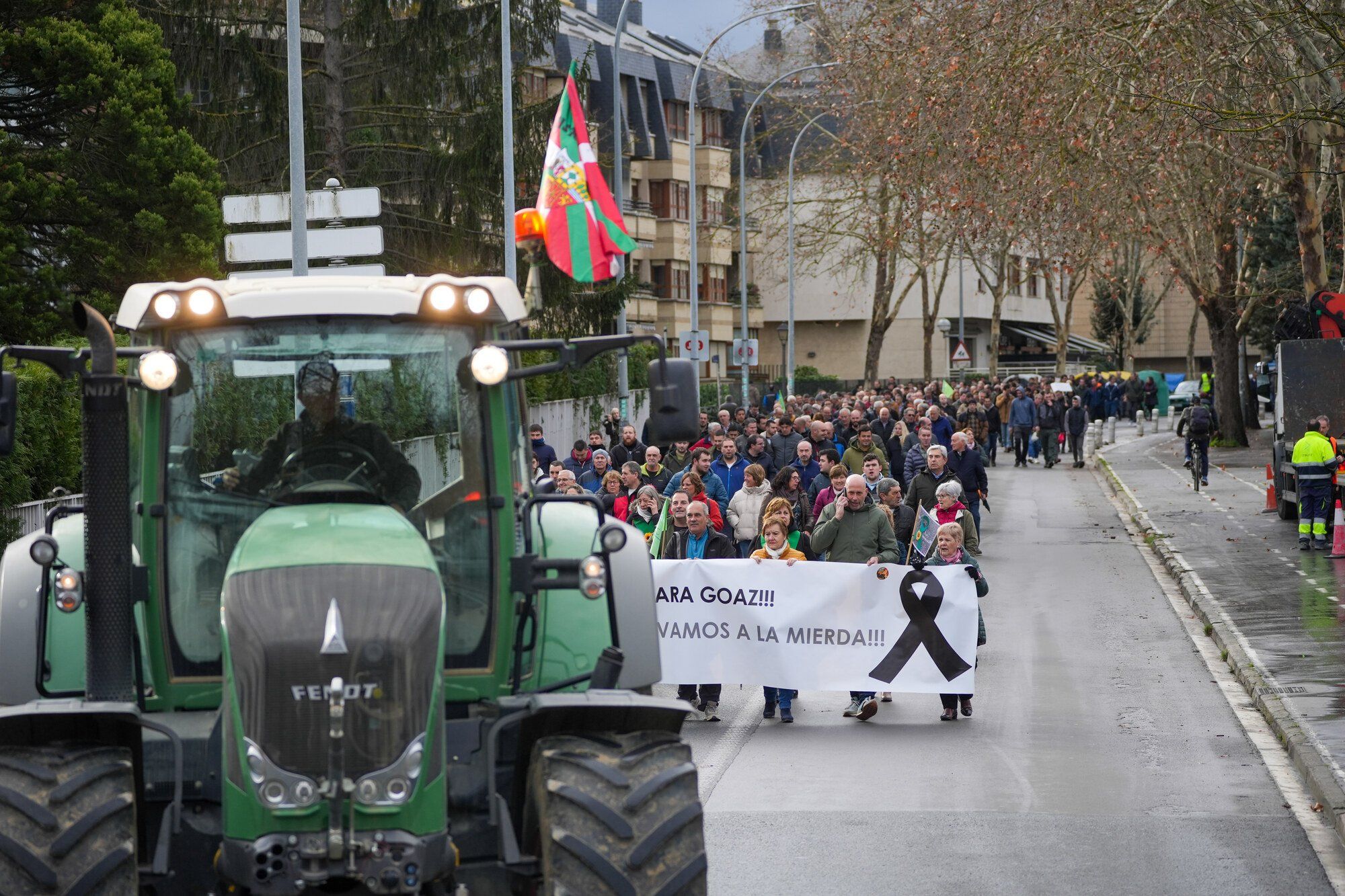 Los agricultores alaveses llegan al Palacio de la Provincia con sus demandas