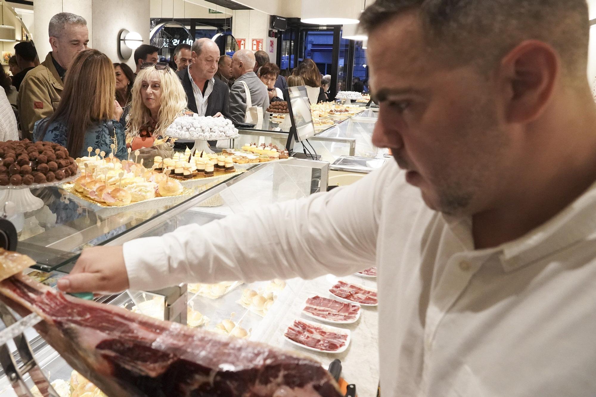 En imágenes: Don Manuel inaugura una nueva pastelería