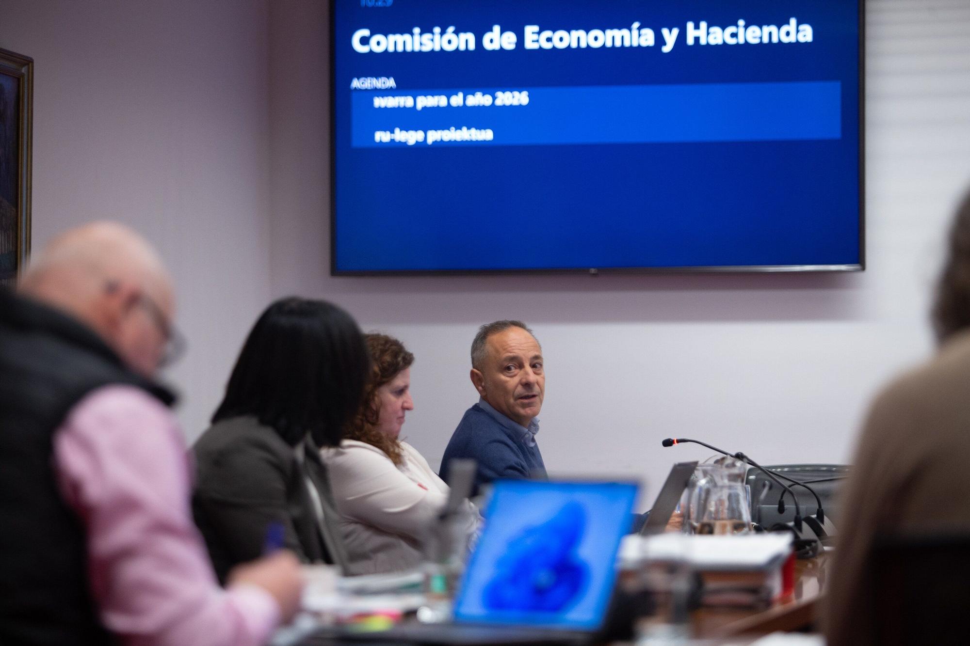 Fotos de la comisión de Economía y Hacienda
